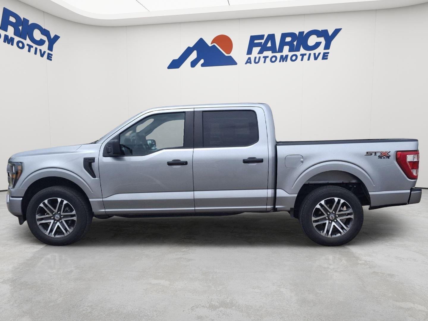 Used 2023 Iconic Silver Ford XL image 8