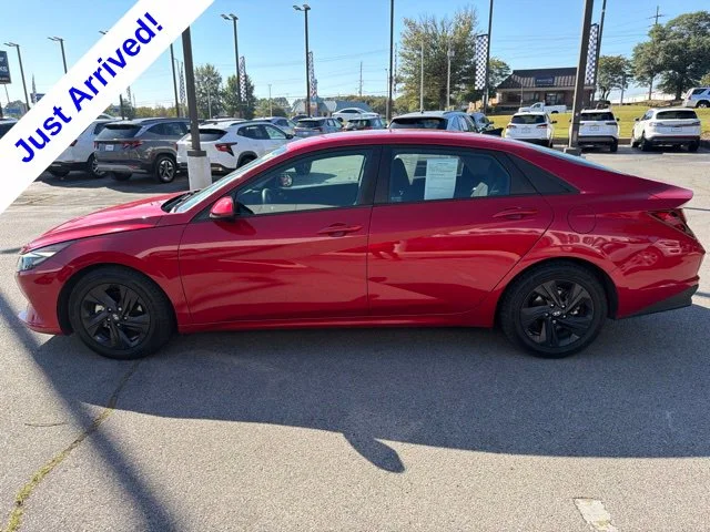 Used 2021 Red Hyundai SEL image 6
