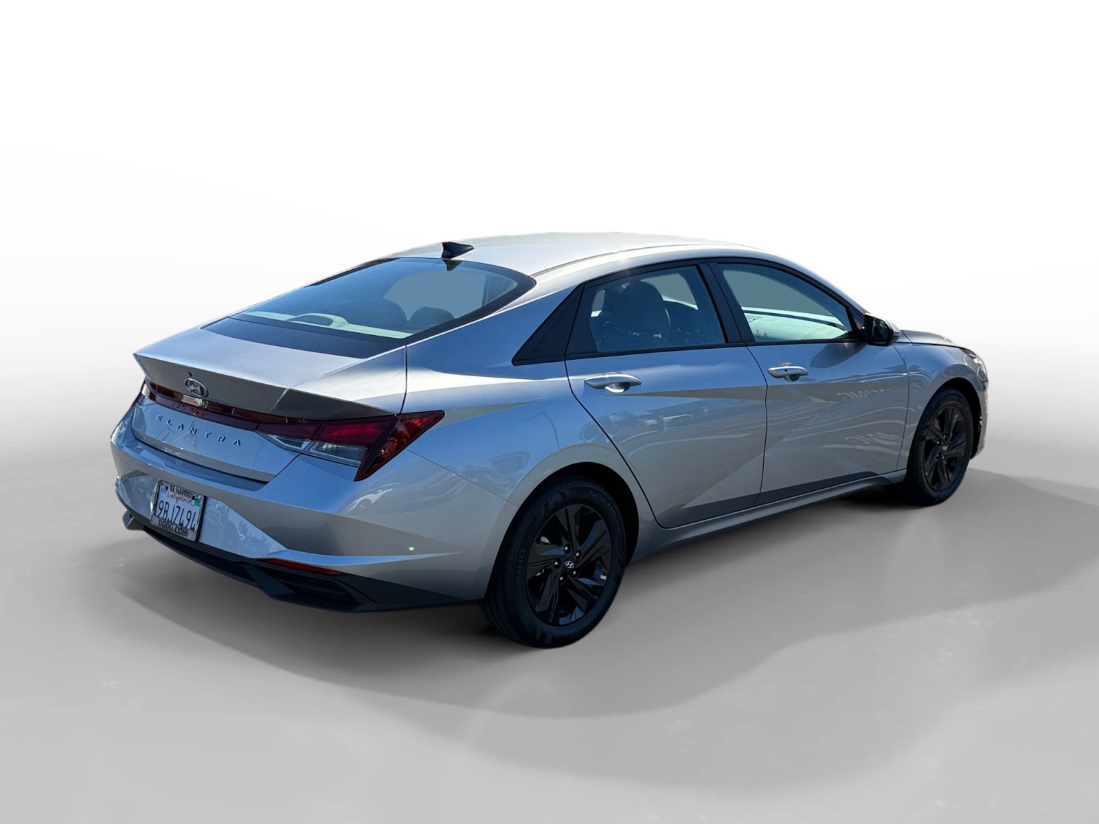 Certified Used 2022 Shimmering Silver Hyundai SEL image 5