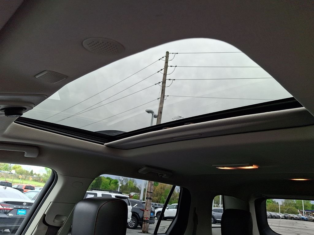 Used 2017 Summit White GMC SLT image 14