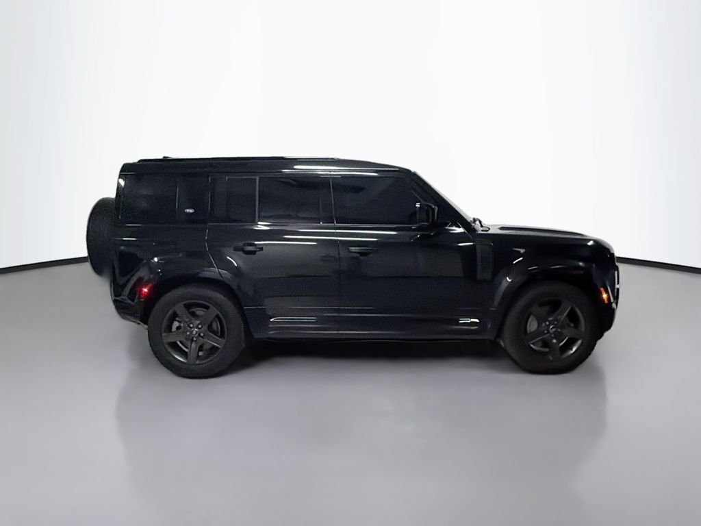 Used 2024 Black Land Rover X-Dynamic SE image 8