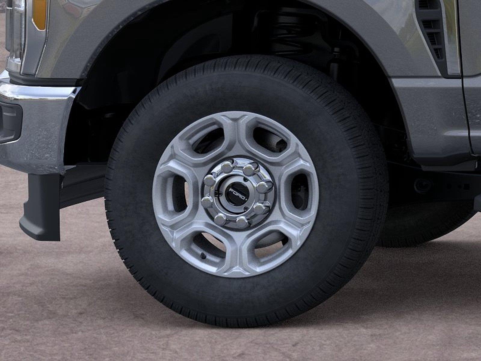 New 2026 Carbonized Gray Metallic Ford XLT image 19