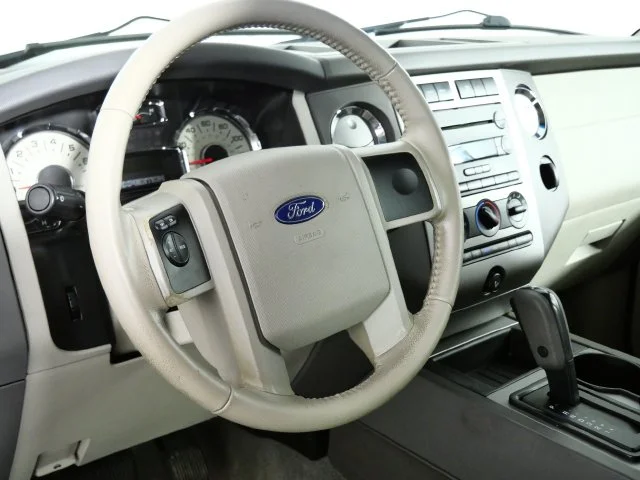 Used 2014 White Ford XL image 17