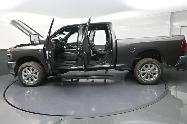 2026 RAM 2500 Laramie - Photo 33