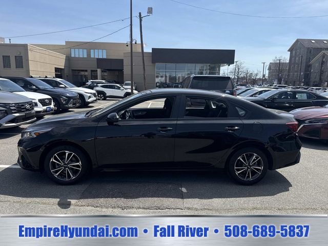 2023 Kia Forte LXS - Photo 8