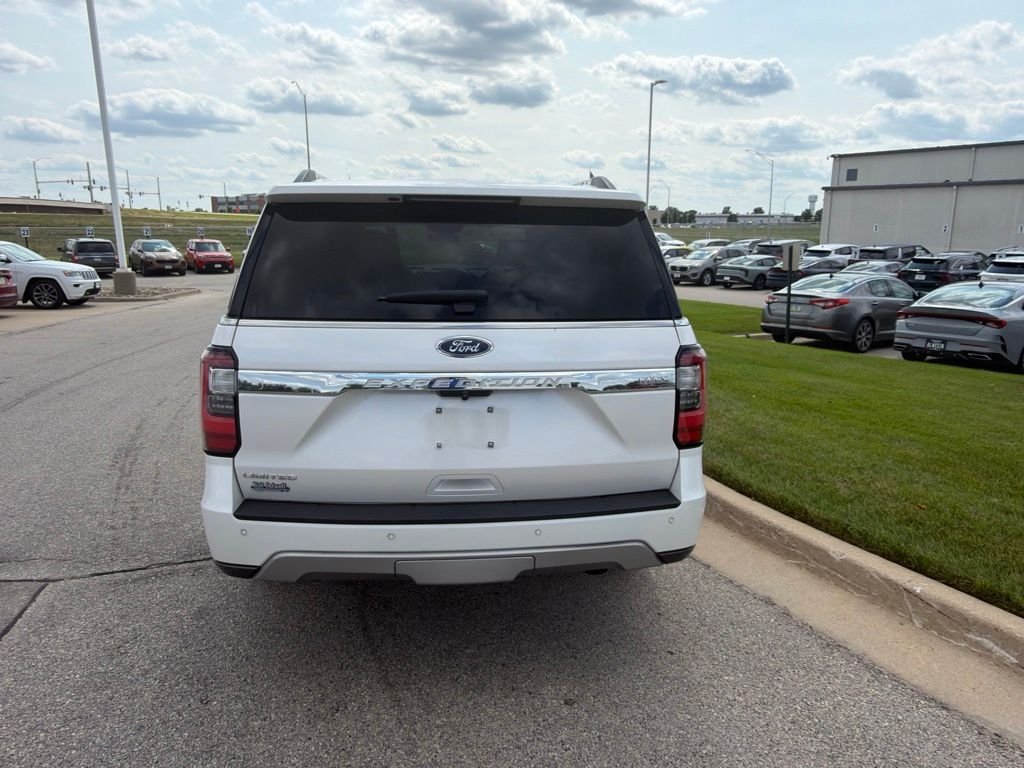 Used 2018 White Ford Limited image 5
