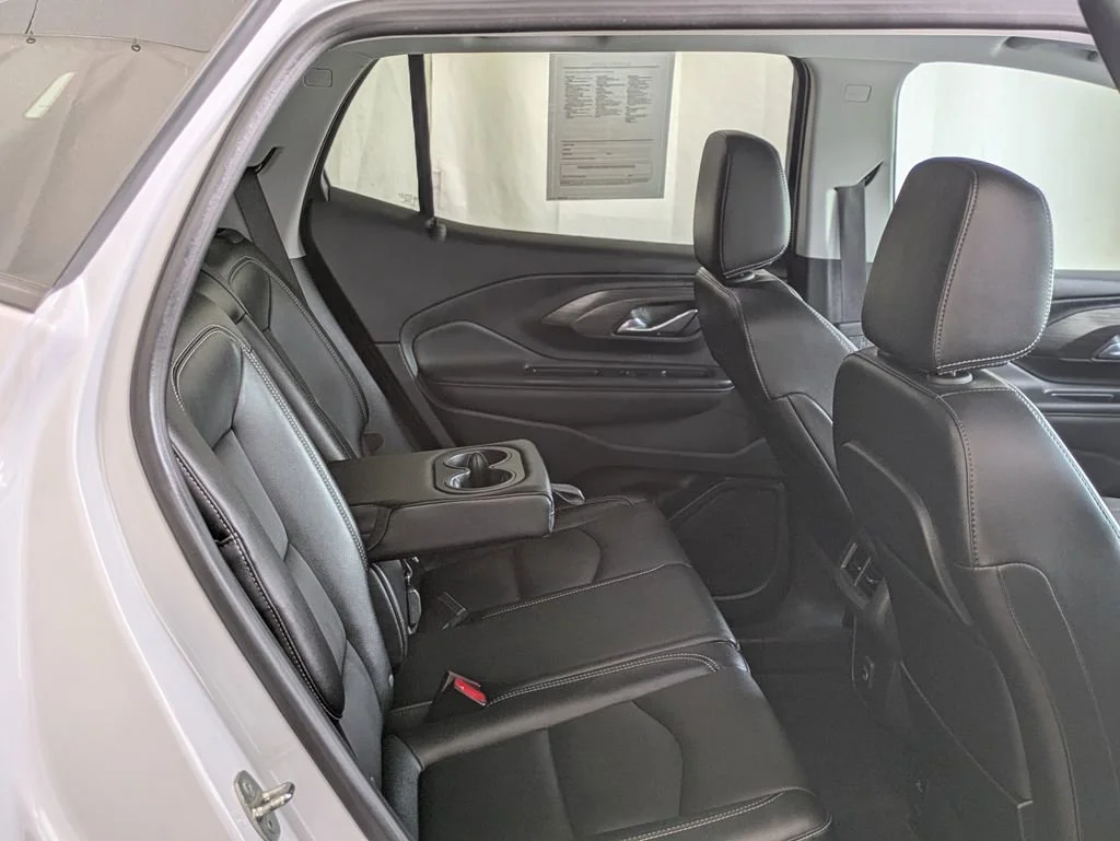 Used 2023 Summit White GMC SLT image 10