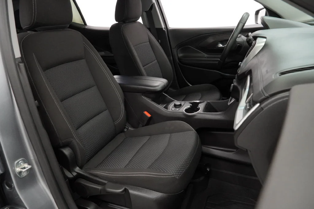 Used 2024 Sterling Metallic GMC SLE image 29