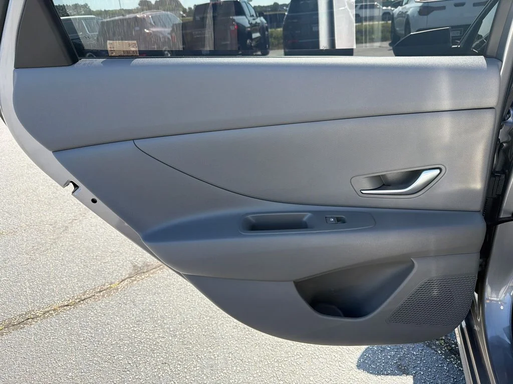 Used 2025 Silver Hyundai Blue image 21