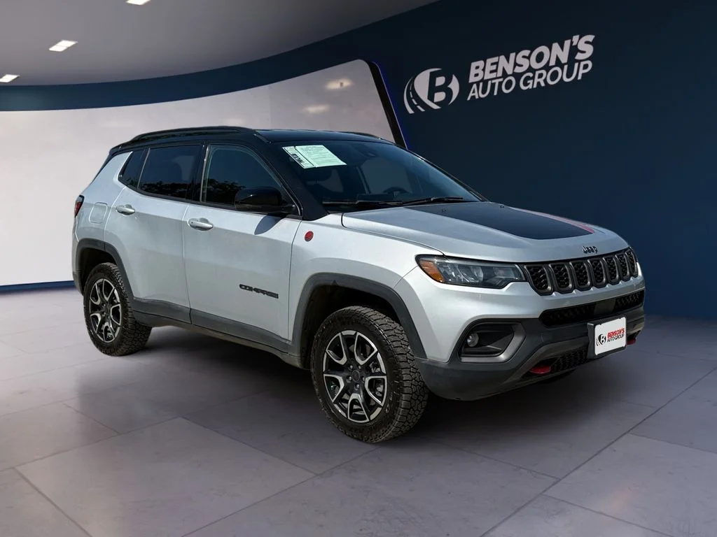 Used 2025 Silver Jeep Trailhawk image 7