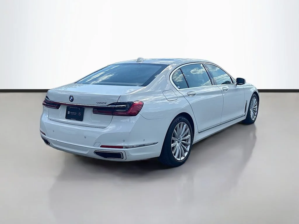 Used 2022 Alpine White BMW 740i image 3