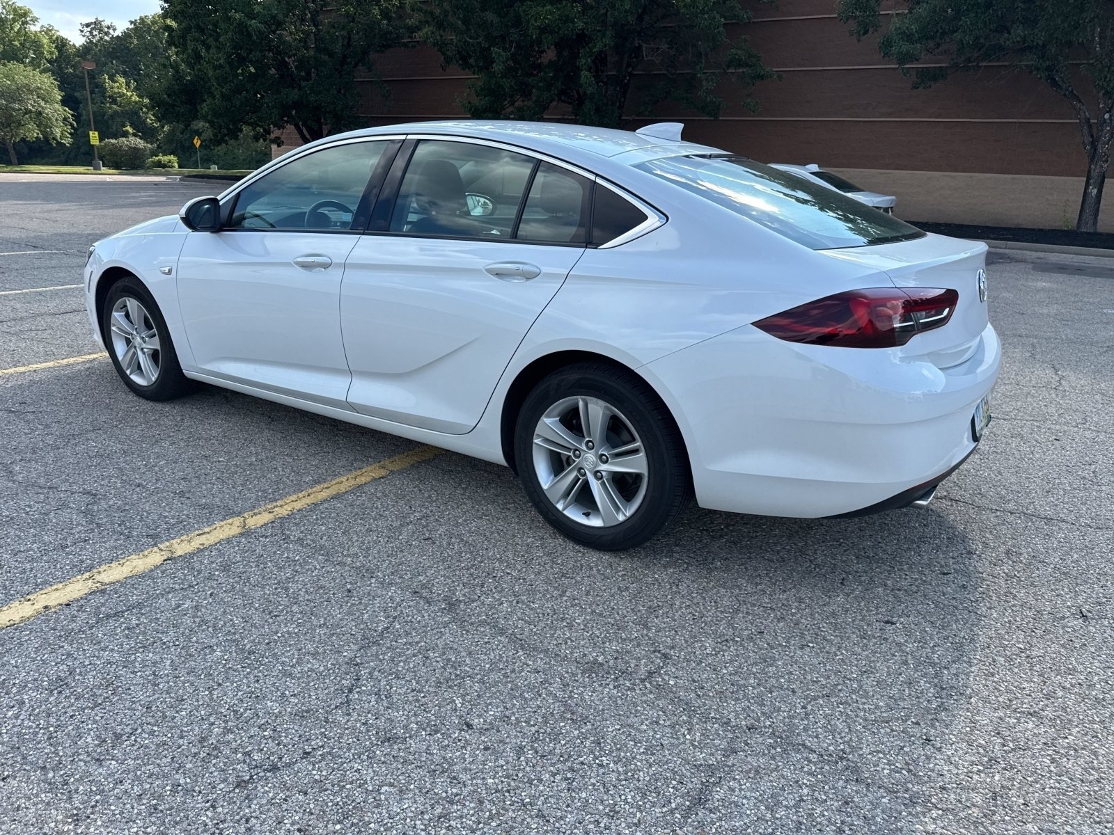 Used 2019 White Frost Tricoat Buick Preferred image 22