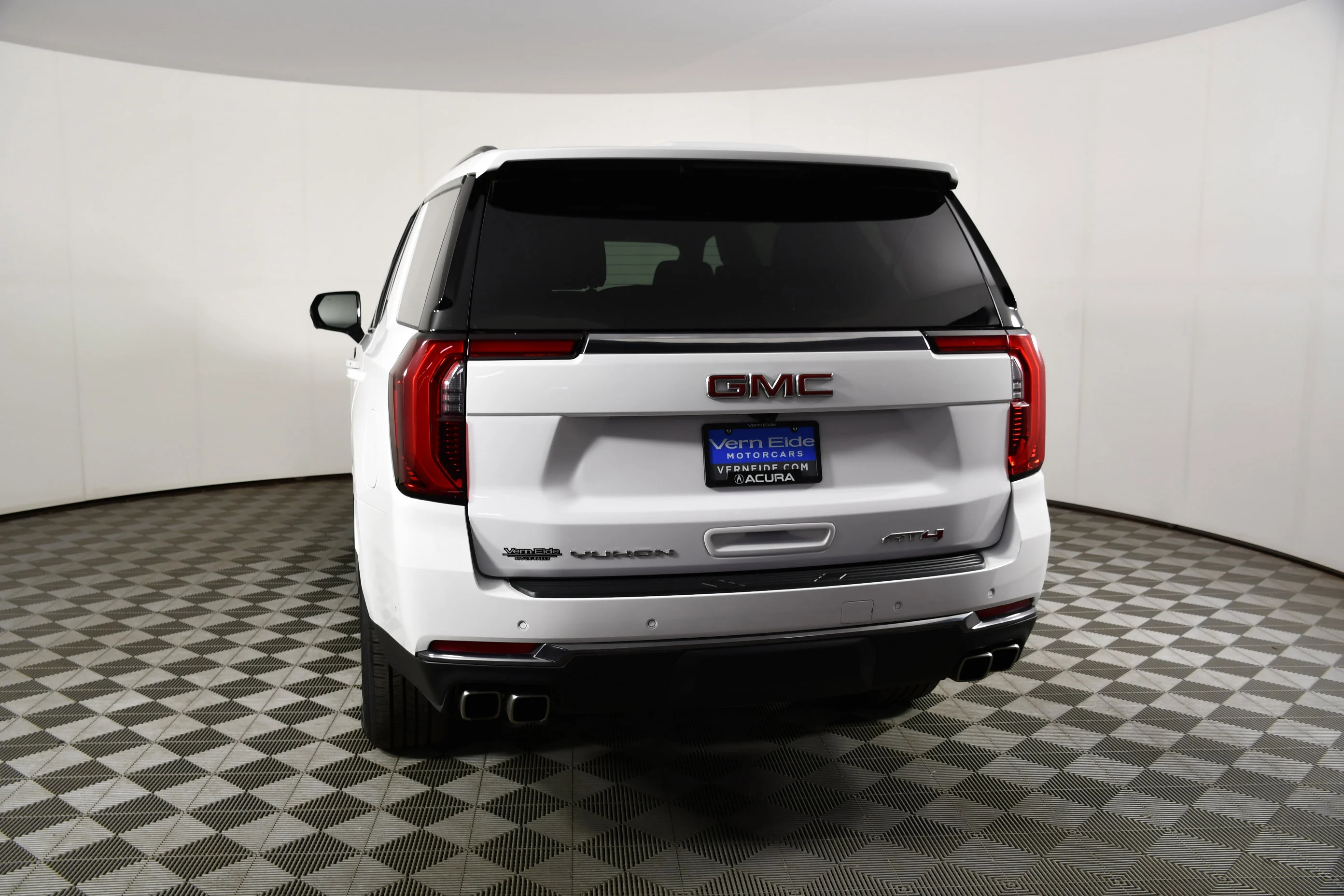 Used 2025 Summit White GMC AT4 image 7
