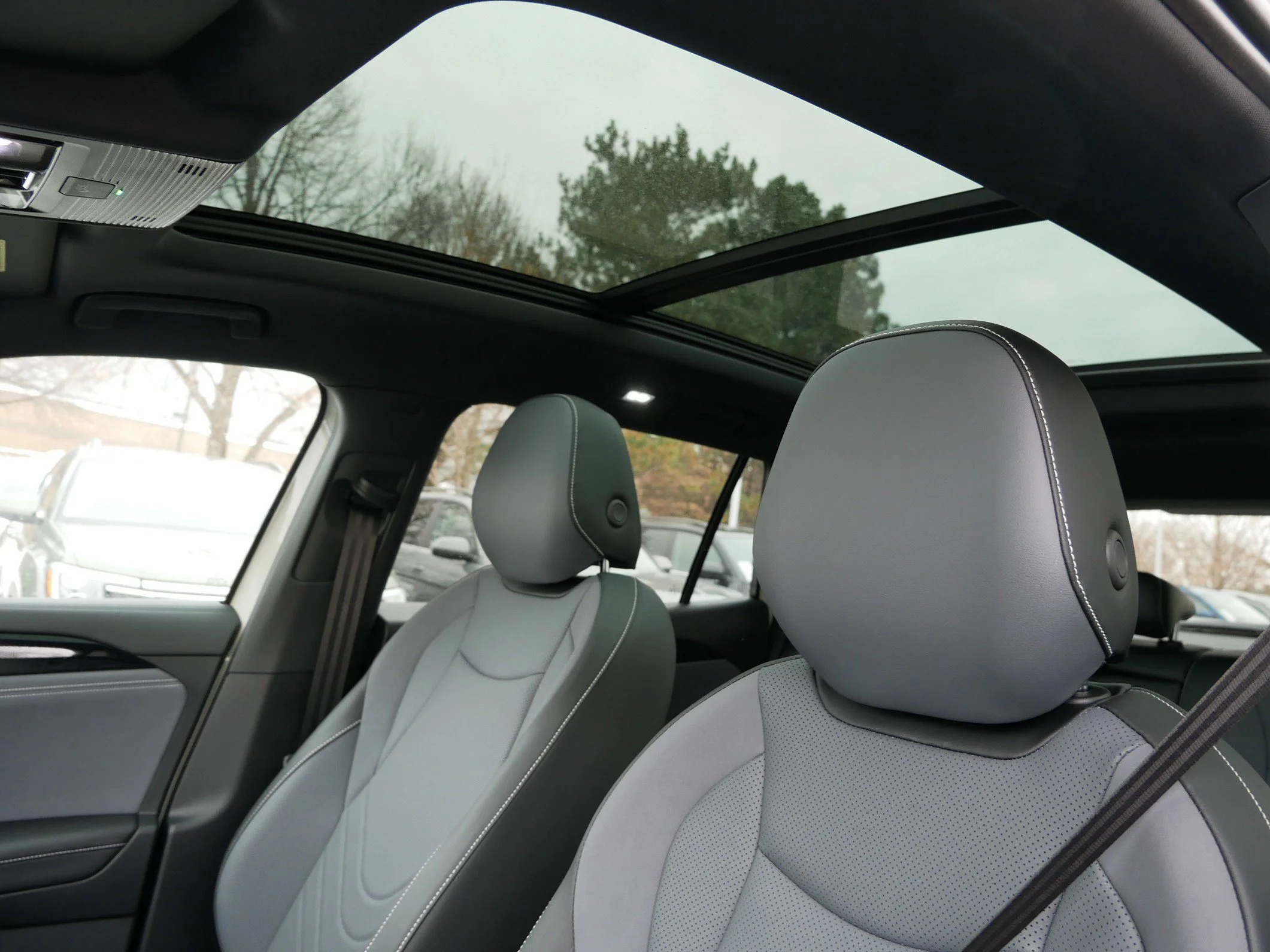 New 2026 Sandstone w/Deep Black Roof Volkswagen SE R-Line Black image 12