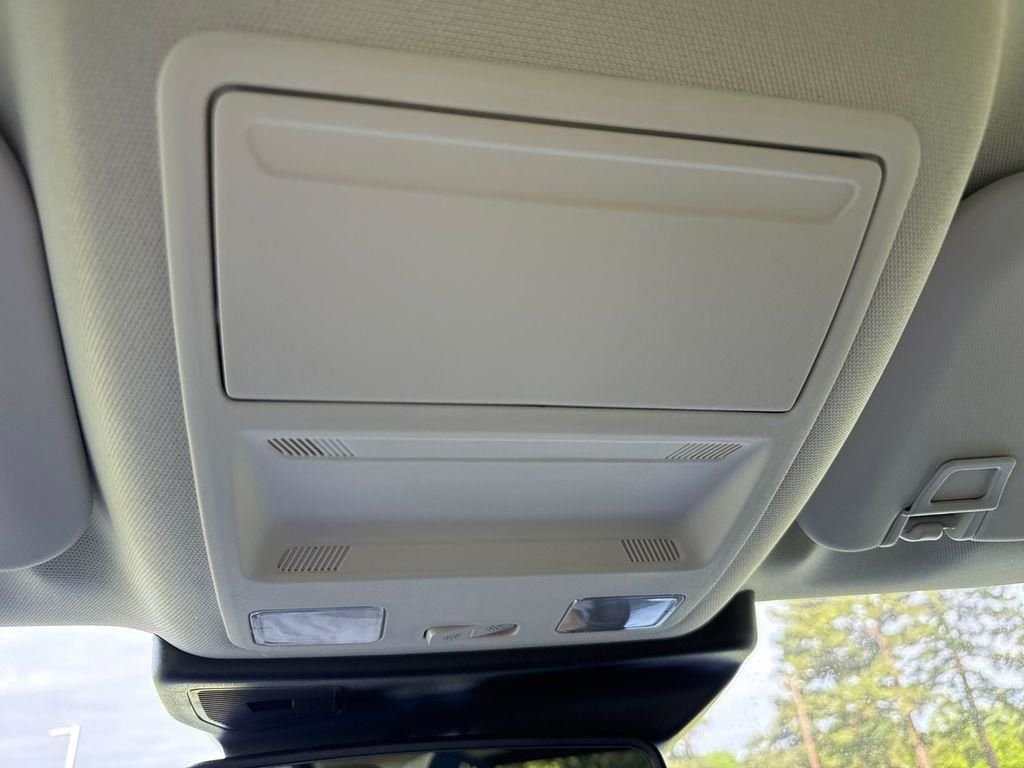 New 2025 Velocity Blue Metallic Ford Outer Banks® image 24