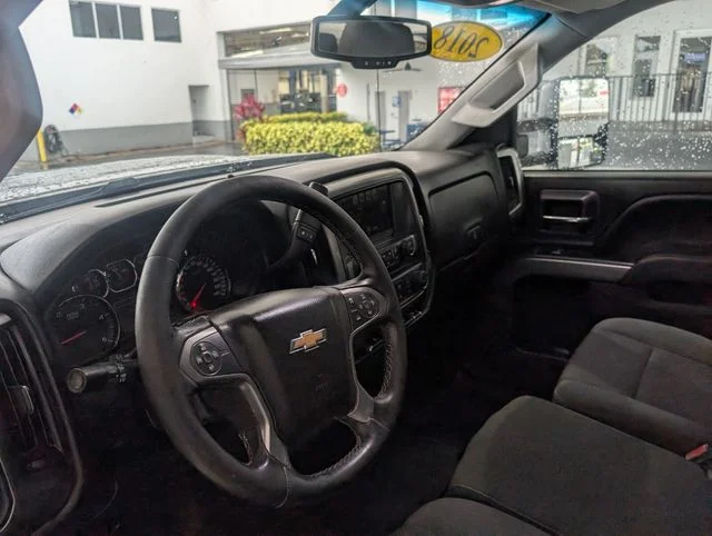Used 2018 White Chevrolet LT image 11