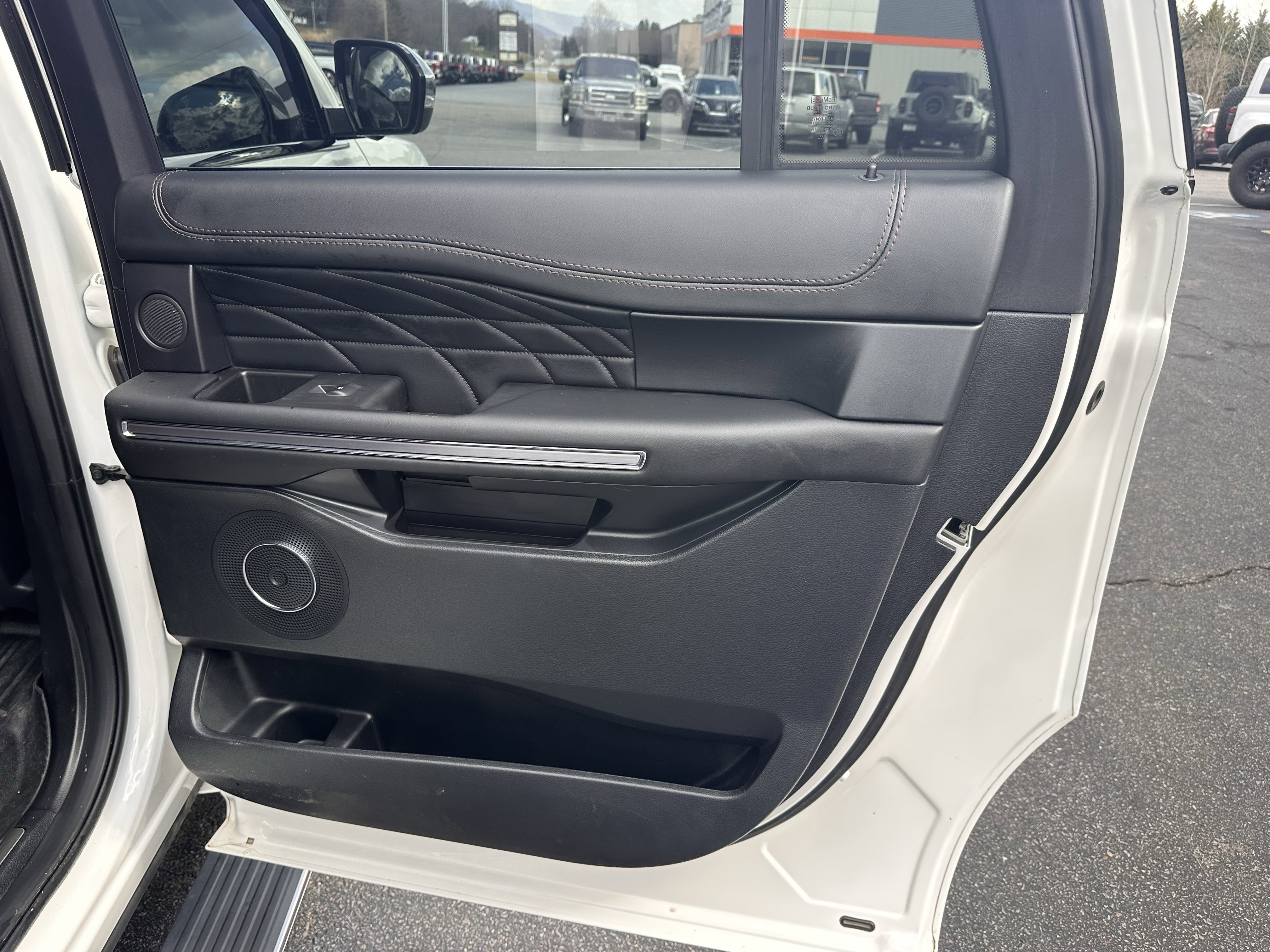 Certified Used 2021 Star White Metallic Tri-Coat Ford Platinum image 17
