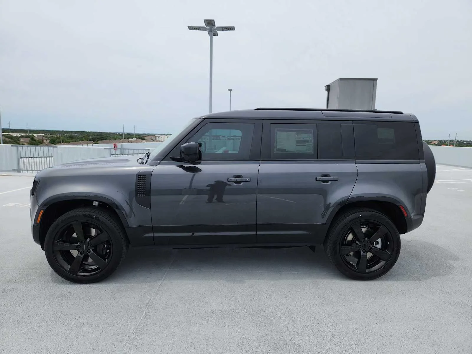 New 2026 Carpathian Grey LAND ROVER X-Dynamic SE image 4