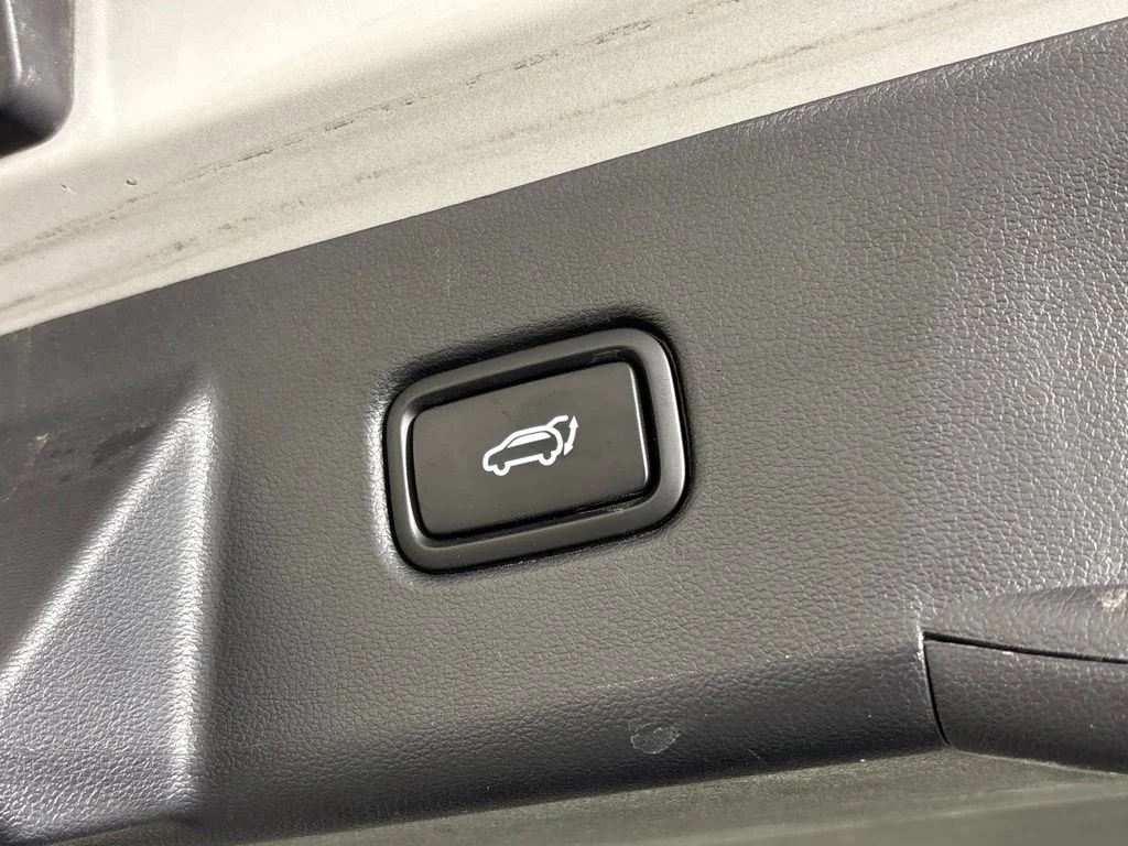 Used 2025 Silver Hyundai SEL image 25