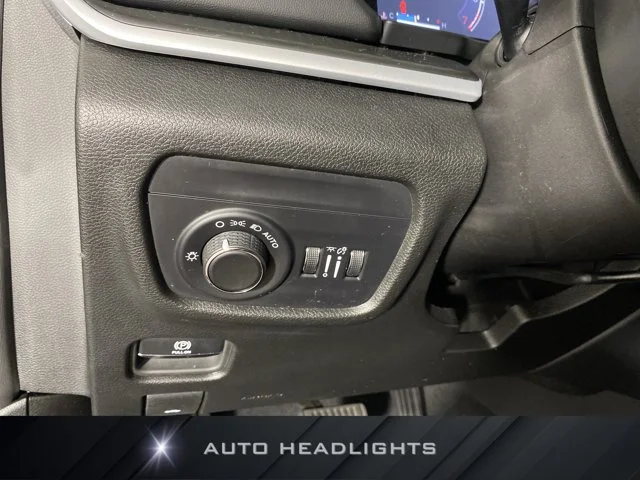 Used 2024 Black Jeep Altitude X image 25