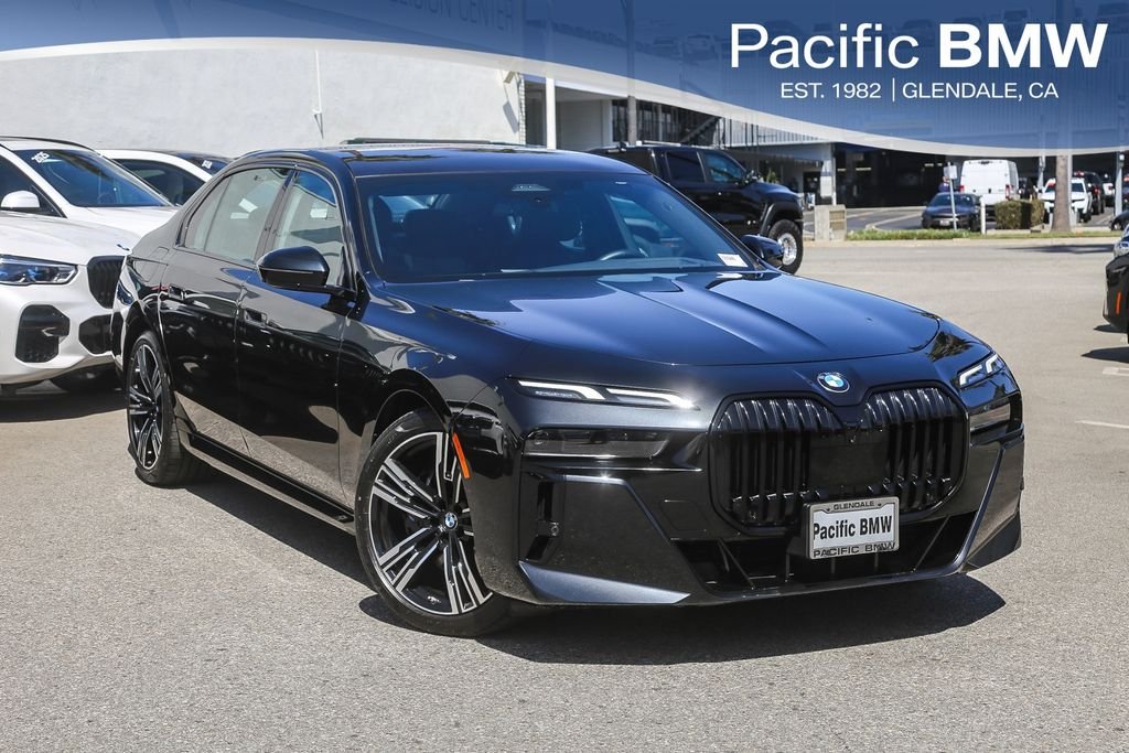 2023 BMW 7 Series 740i's photo
