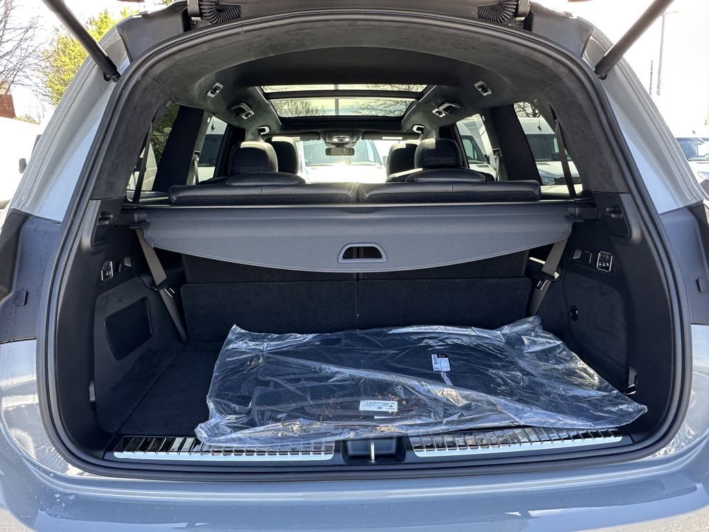 New 2026 MANUFAKTUR Alpine Grey Mercedes-Benz AMG® GLS 63 image 23