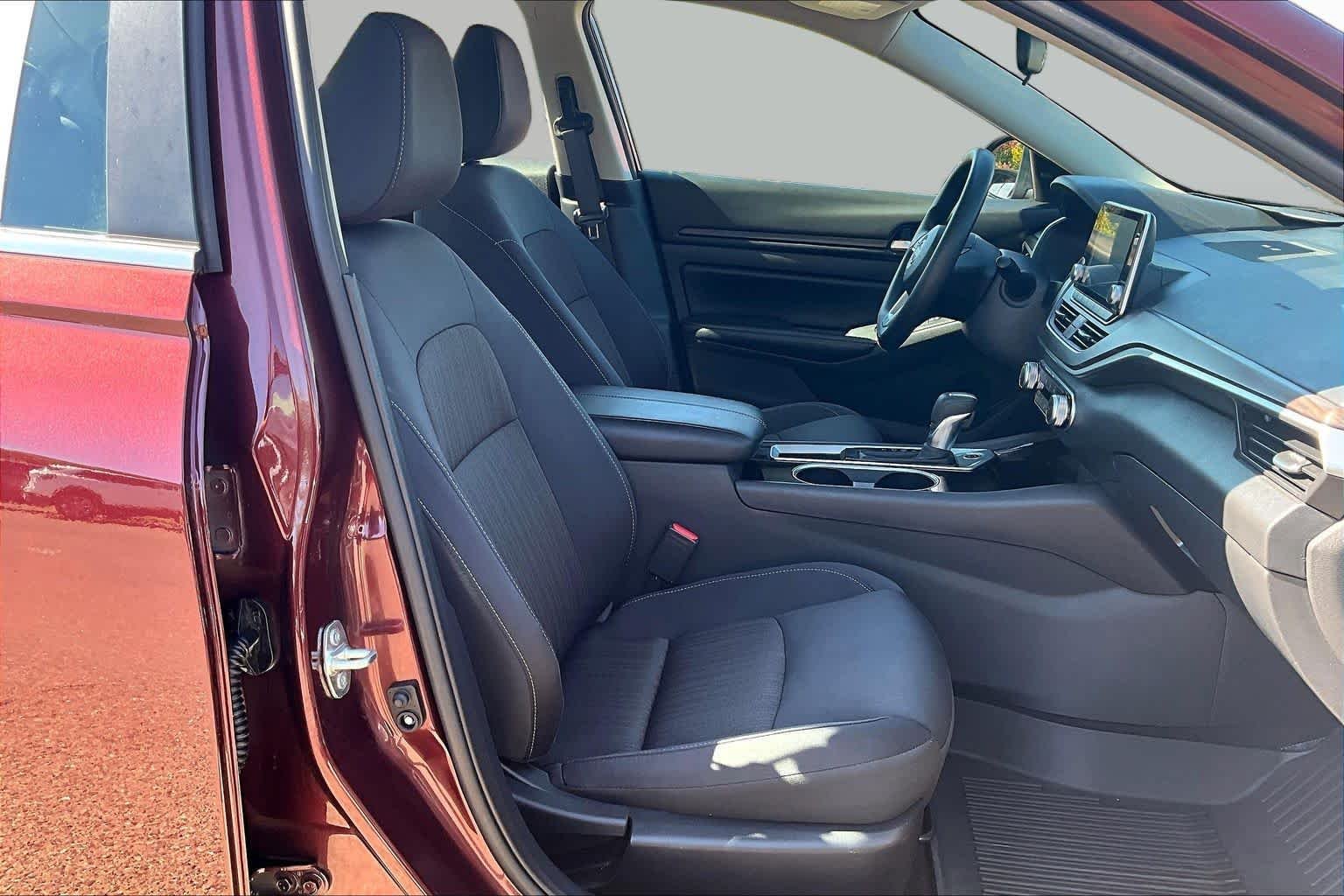 Pre-Owned 2024 Nissan Altima 2.5 SV
