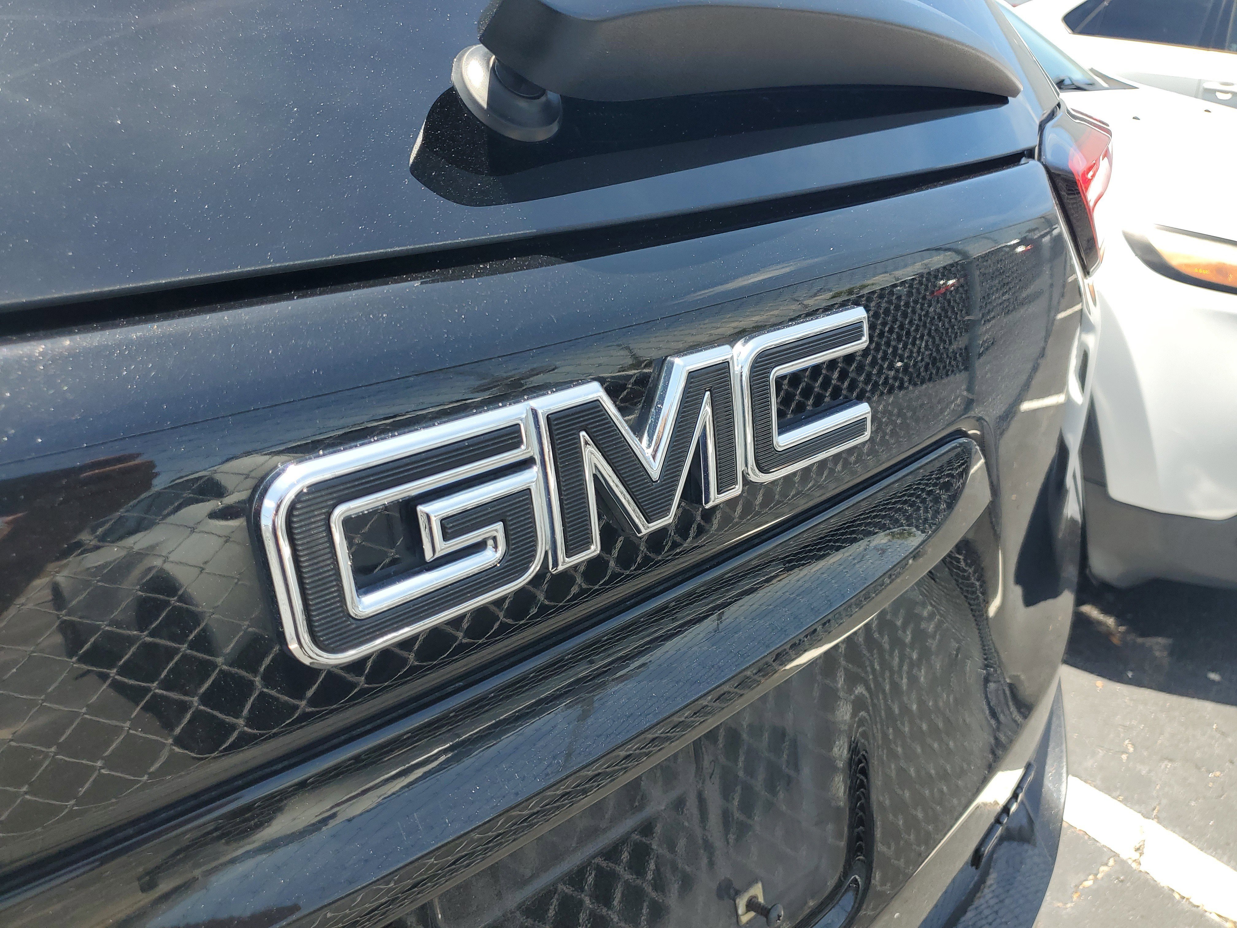 Used 2019 Ebony Twilight Metallic GMC SLT image 7
