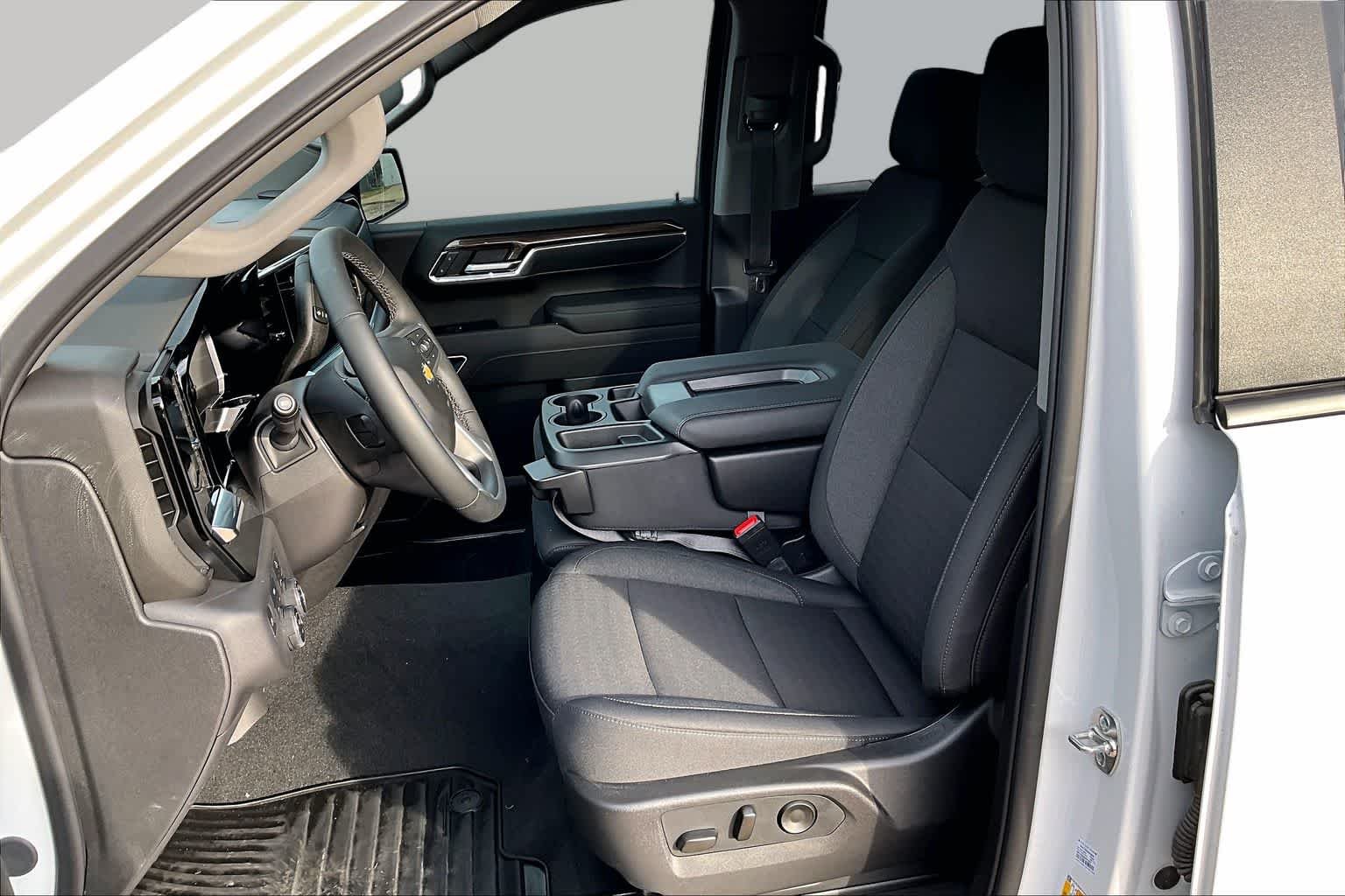 2026 Chevrolet Silverado 1500 LT - Photo 10