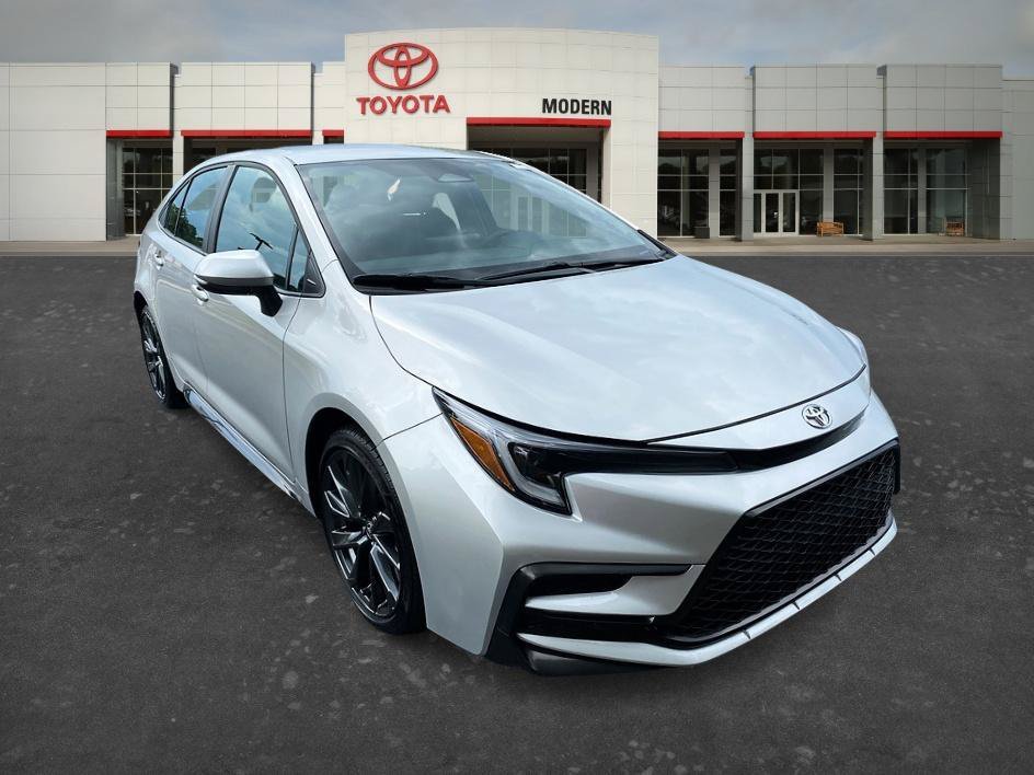 Used 2025 Classic Silver Metallic Toyota SE image 3