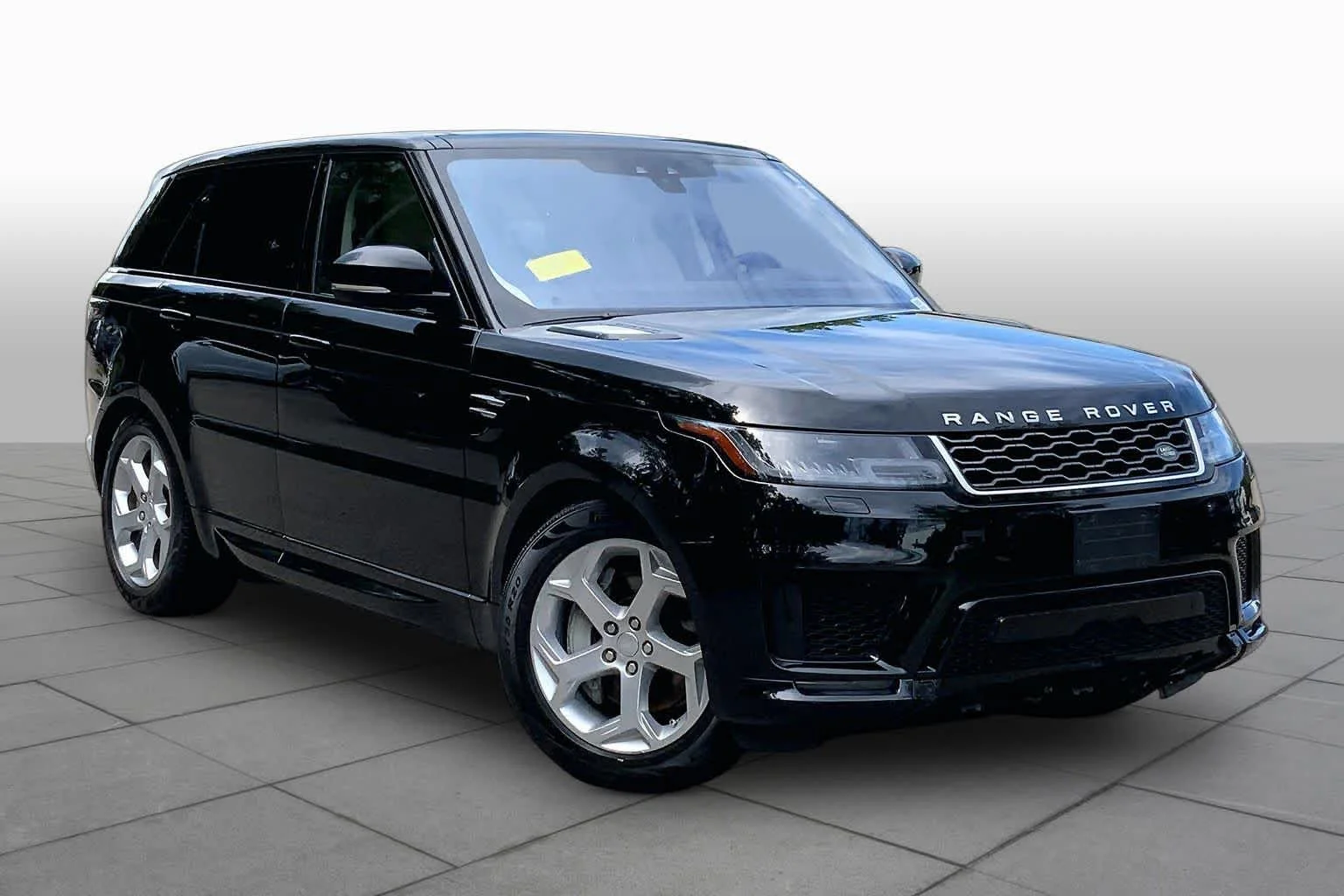 Used 2018 Narvik Black Land Rover HSE image 3