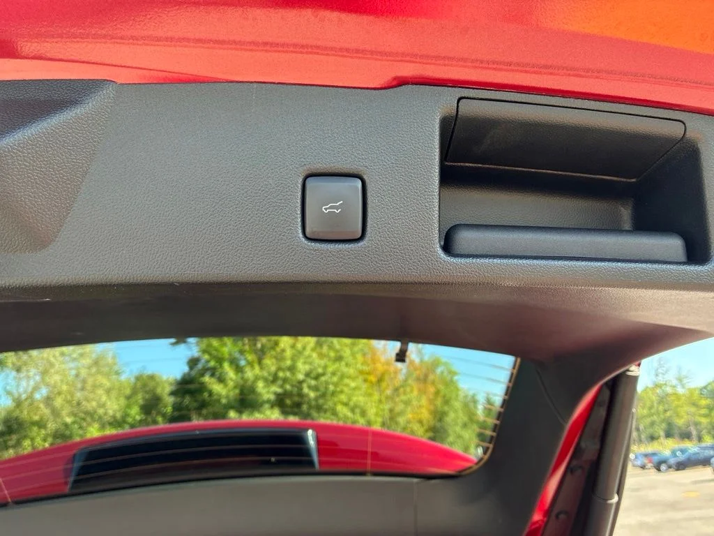 Used 2022 Red Ford SEL image 65