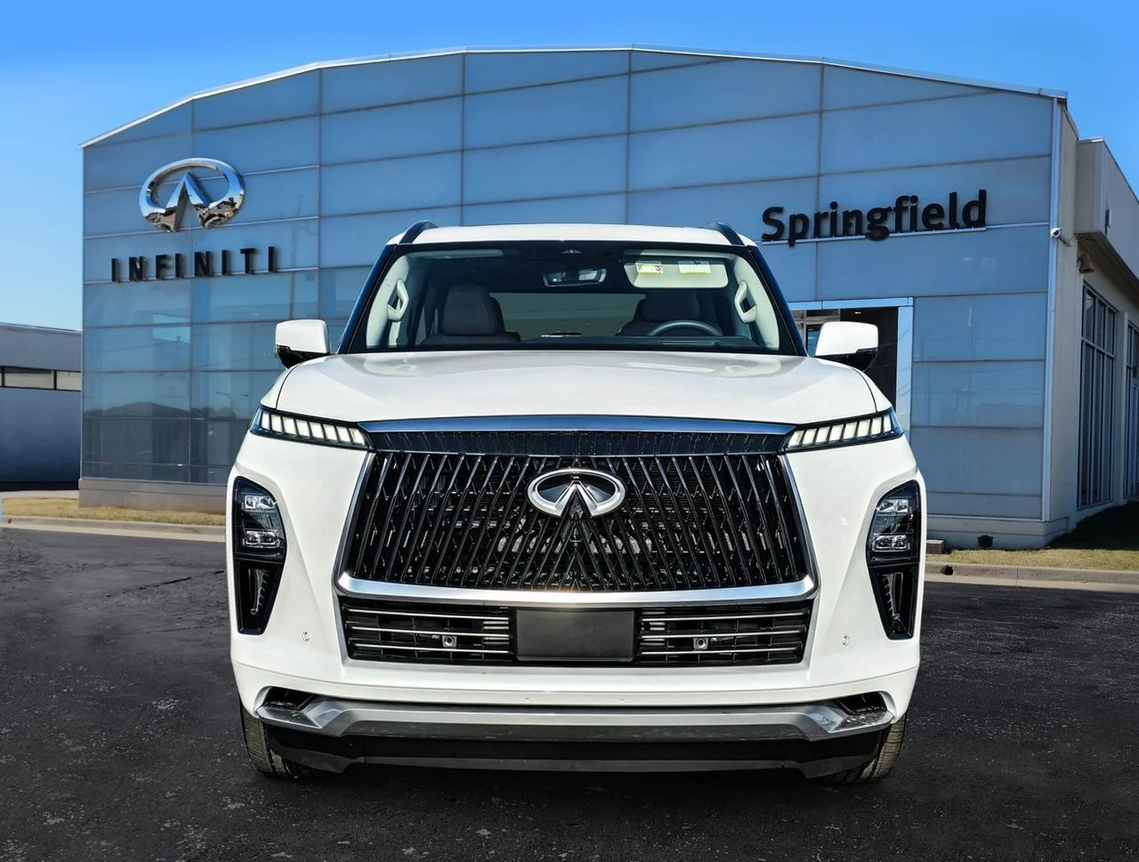 New 2026 RADIANT WHITE INFINITI Luxe 4WD image 2