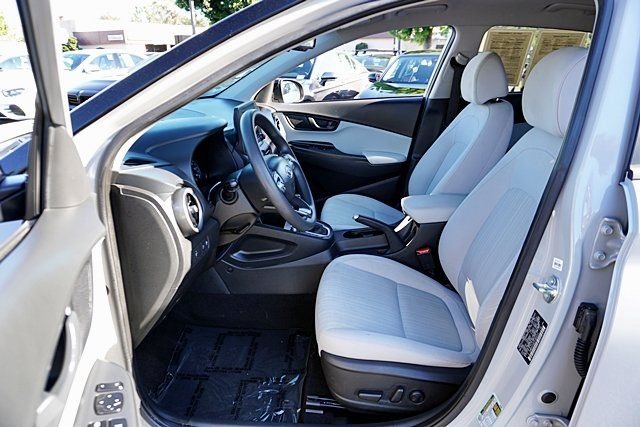 Used 2023 Silver Hyundai SEL image 13