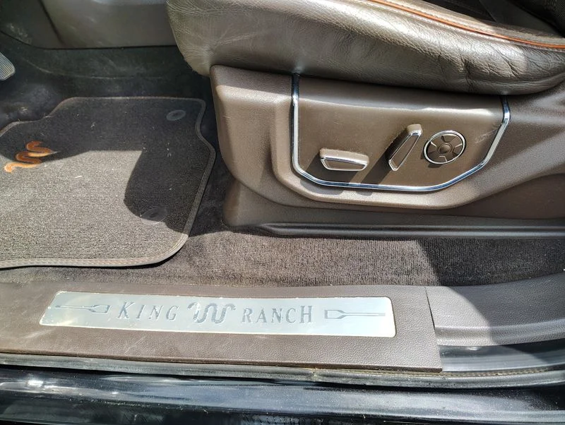 Used 2015  Ford King Ranch image 11