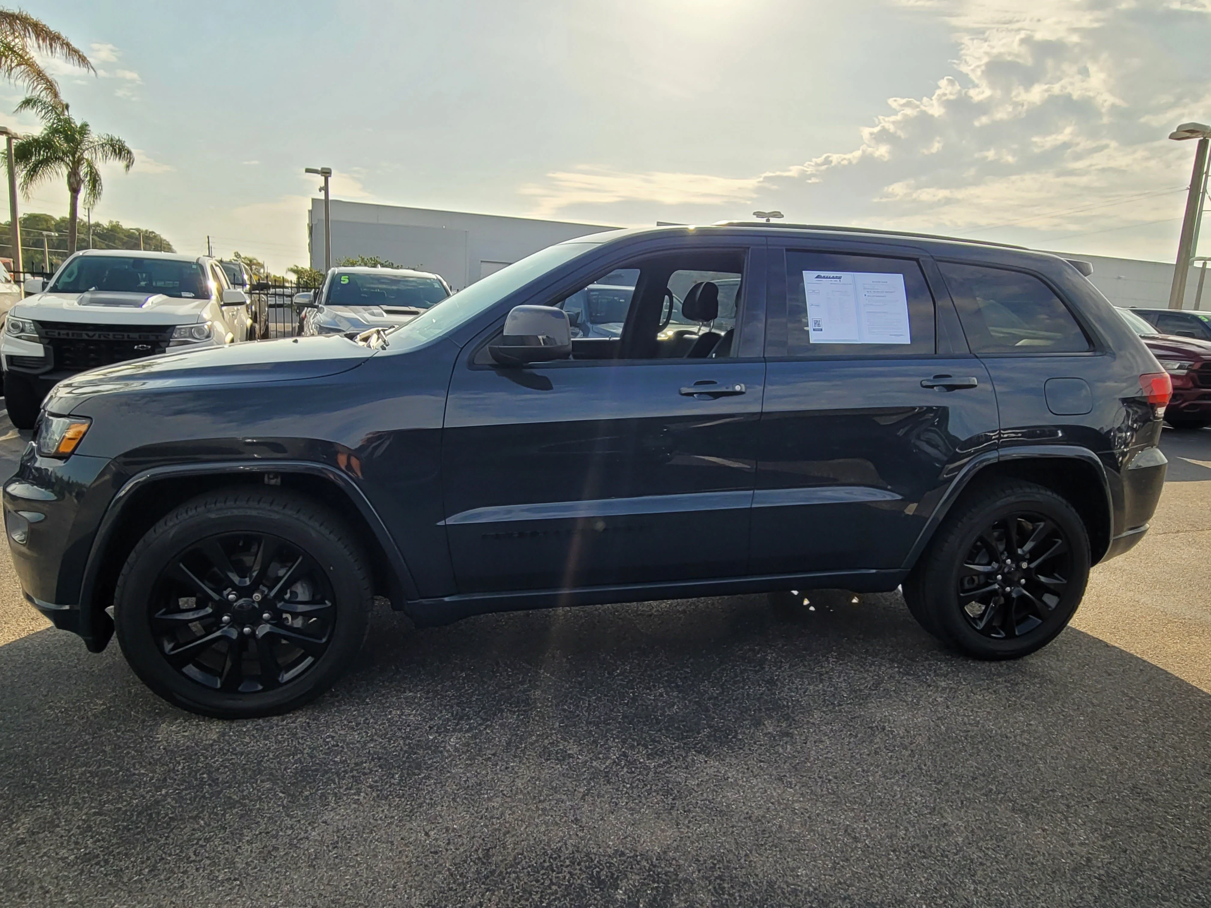 Used 2018 Rhino Clearcoat Jeep Altitude image 7