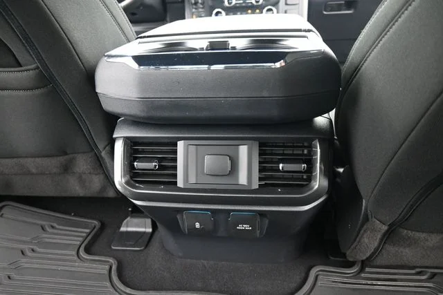Used 2023 Silver Ford XLT image 19