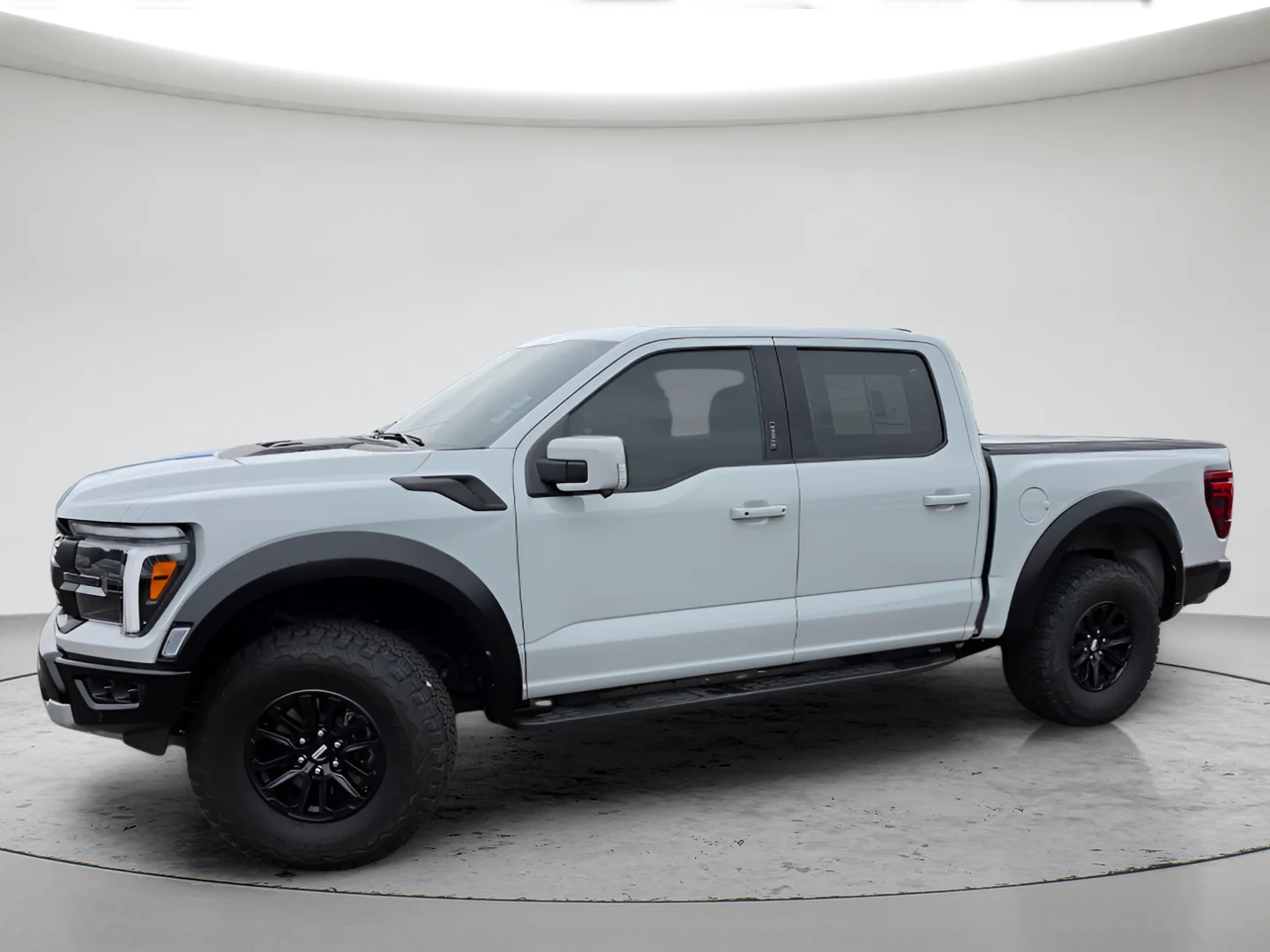 Used 2024 White Ford Raptor image 9