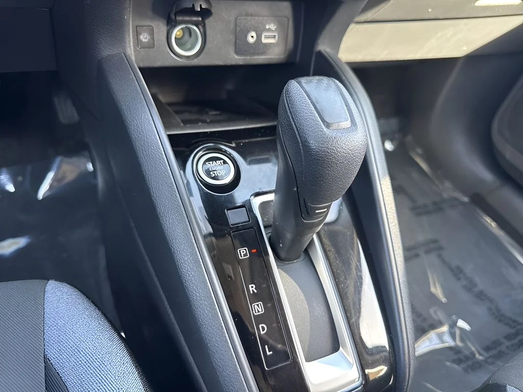 Used 2025 White Nissan 1.6 SV image 15