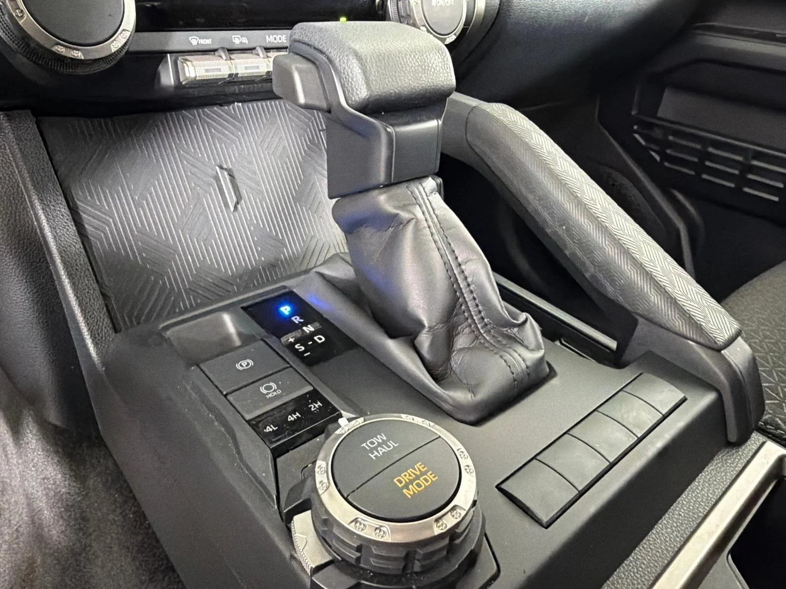 Used 2025 Silver Toyota SR5 image 30