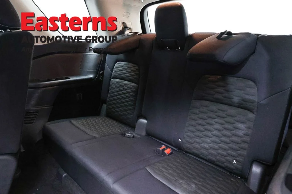Used 2022 Gray Nissan SV image 26