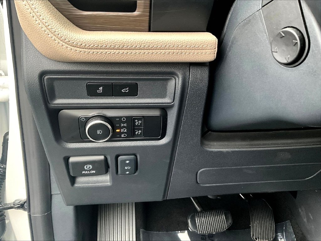 Used 2024 White Ford Limited image 17