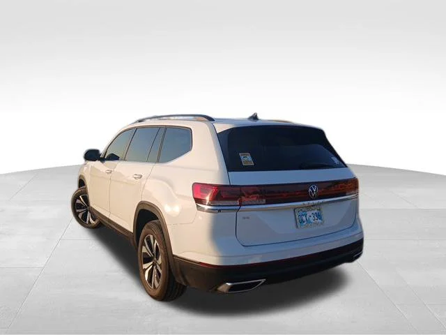 Used 2024 White Volkswagen 2.0T SE image 5