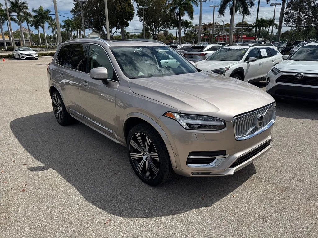 2025 Volvo XC90 B5 Plus Bright 4WD's photo