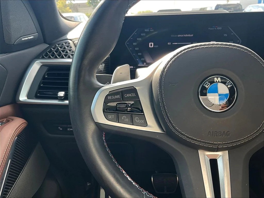 Used 2025 Alpine White BMW M60i image 11