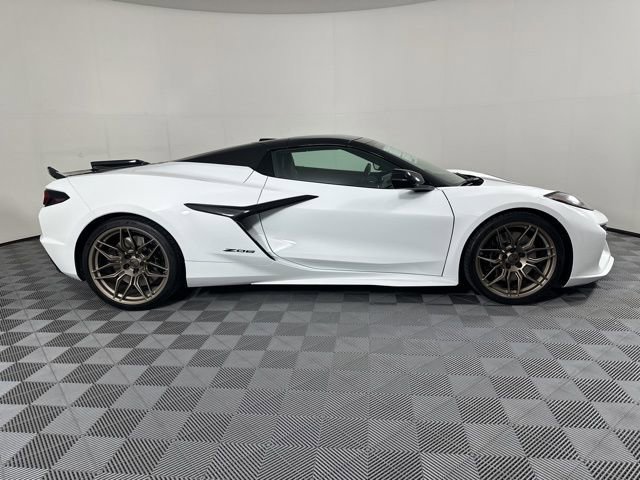 New 2026 Arctic White Chevrolet 3LZ image 3