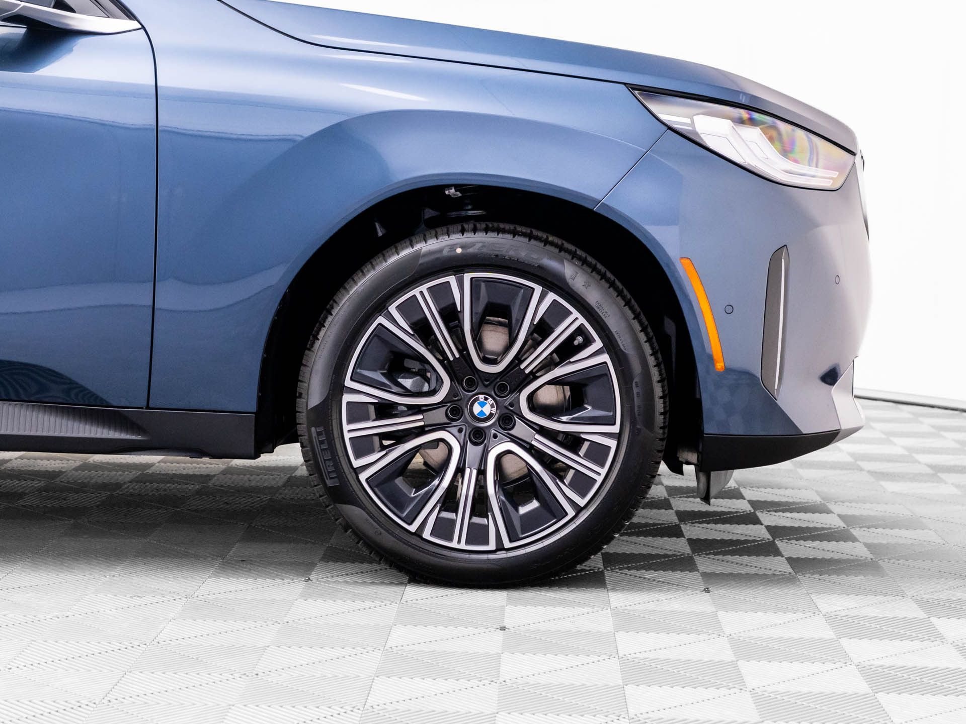 New 2026 Arctic Race Blue metallic BMW 30 xDrive image 32