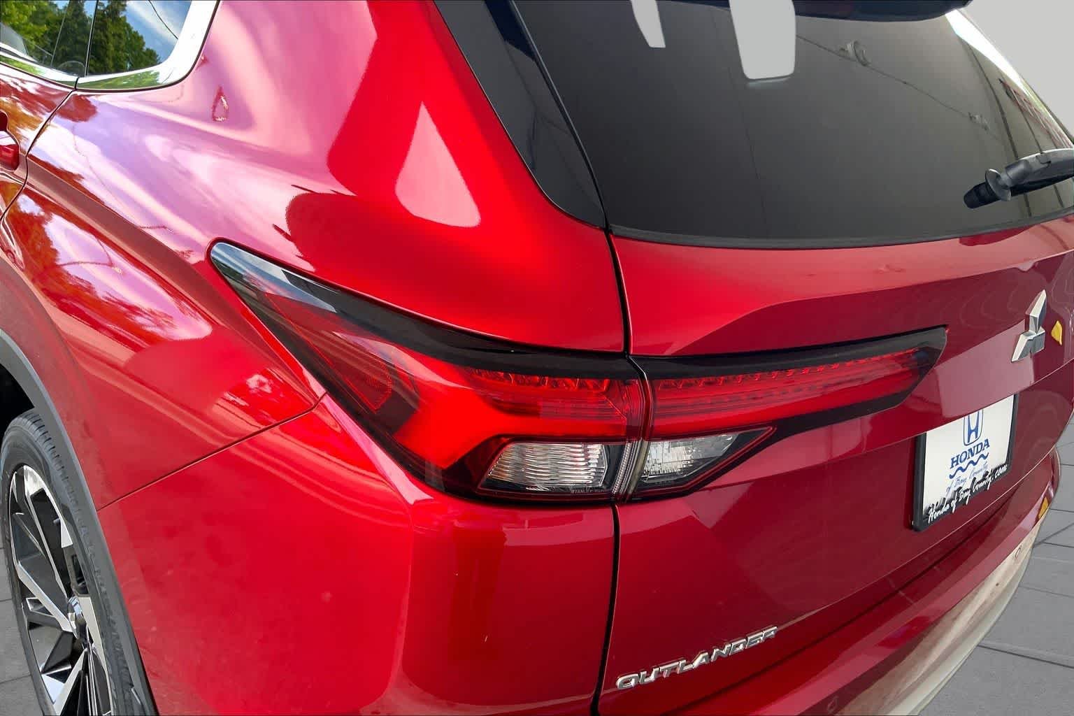 Used 2022 Red Diamond Mitsubishi SEL Special Edition image 28