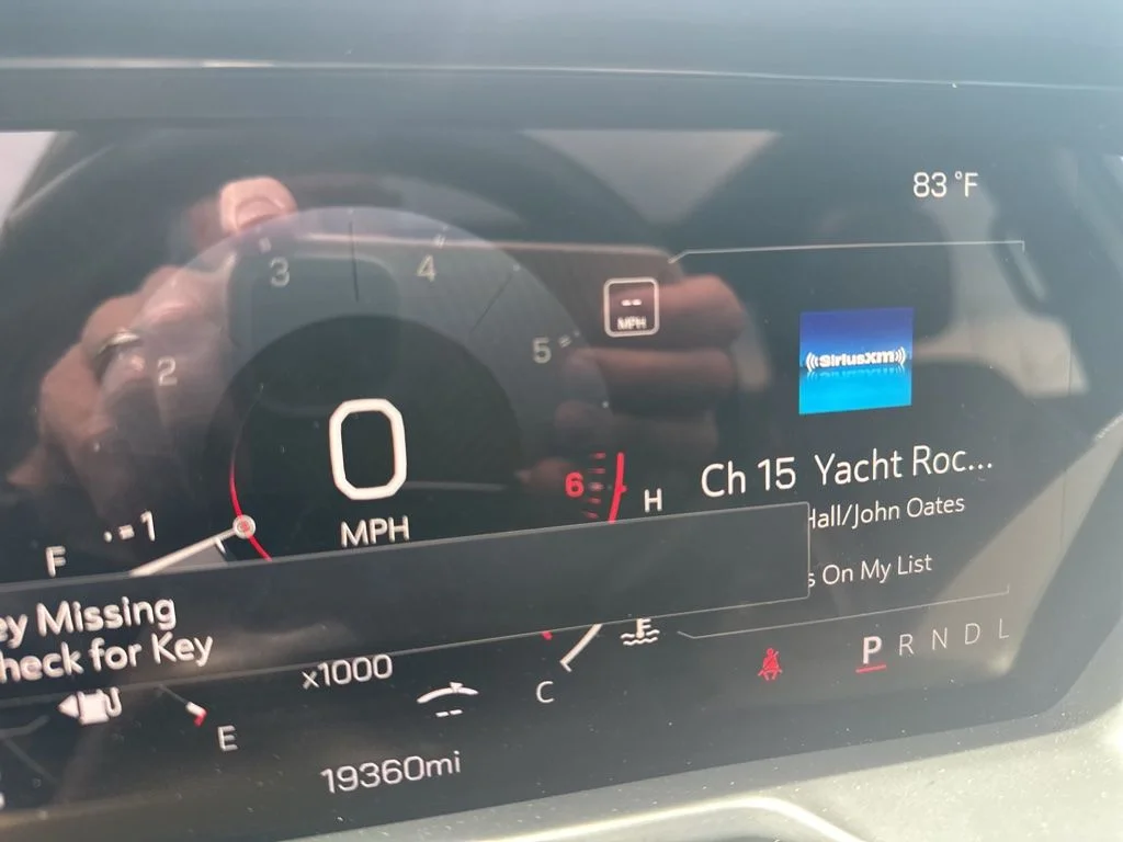 Used 2025 White GMC Denali image 17