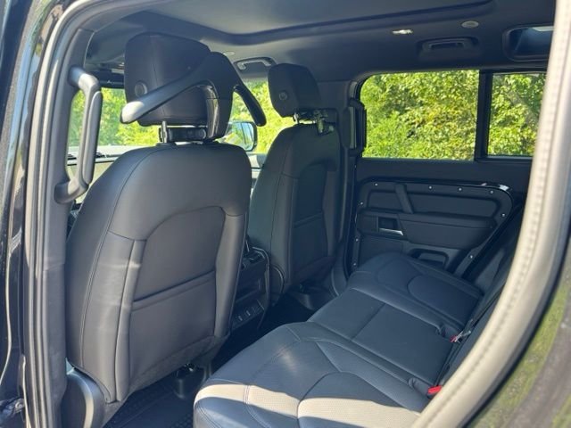 New 2026 Santorini Black Land Rover S image 12